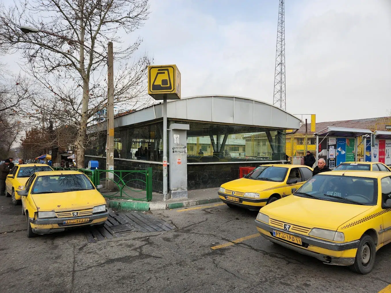 ایستگاه تاکسی مترو فرهنگسرا